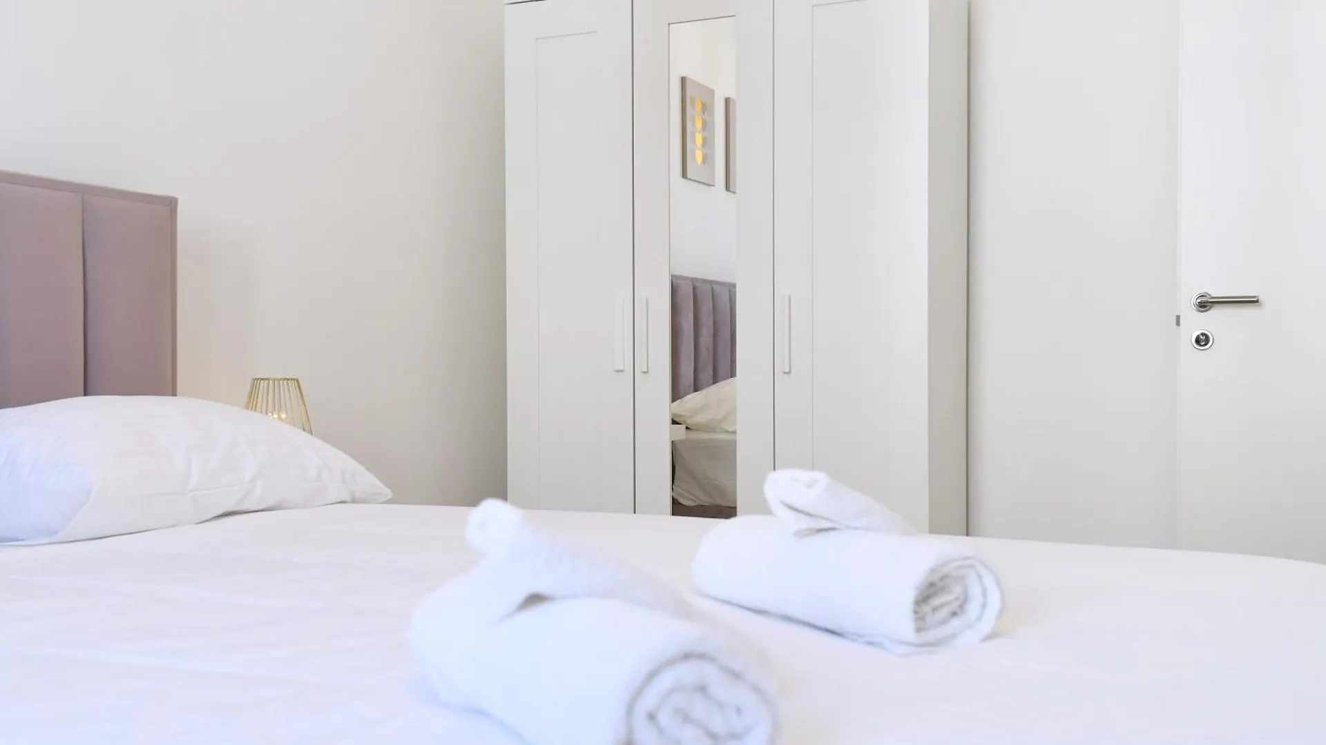 Apartment Nora With Private Parking Zara 0*,